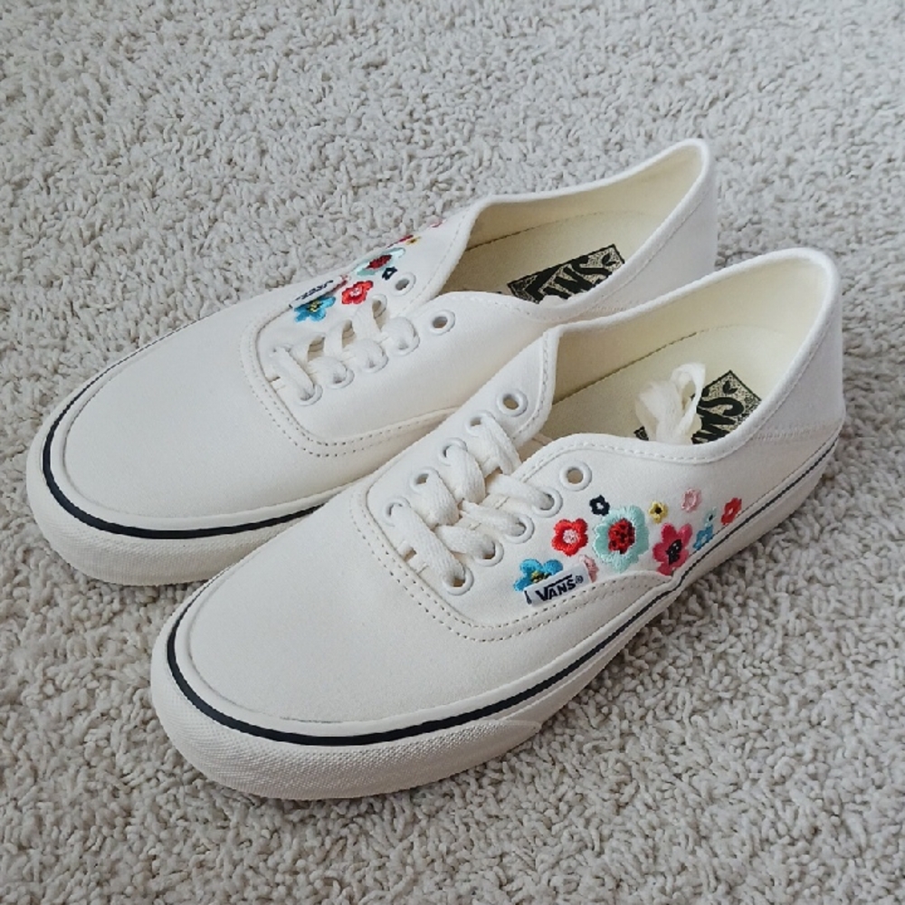 Vans Groovy Floral Marshmallow, Size 8.5, New In Box